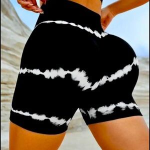 🔥🔥 Butt lifting gorgeous Shorts Size S 🔥🔥